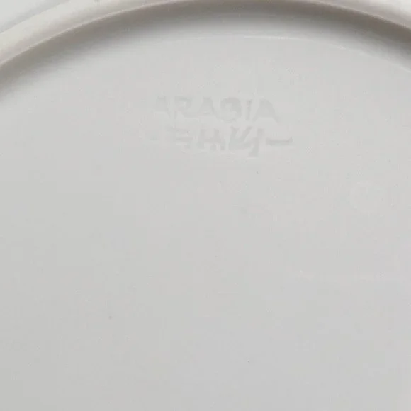 Lot of 2 Arabia of Finland 7 1/2" Salad Plates Vtg White Rice (Grains) Porcelain - Picture 3 of 5